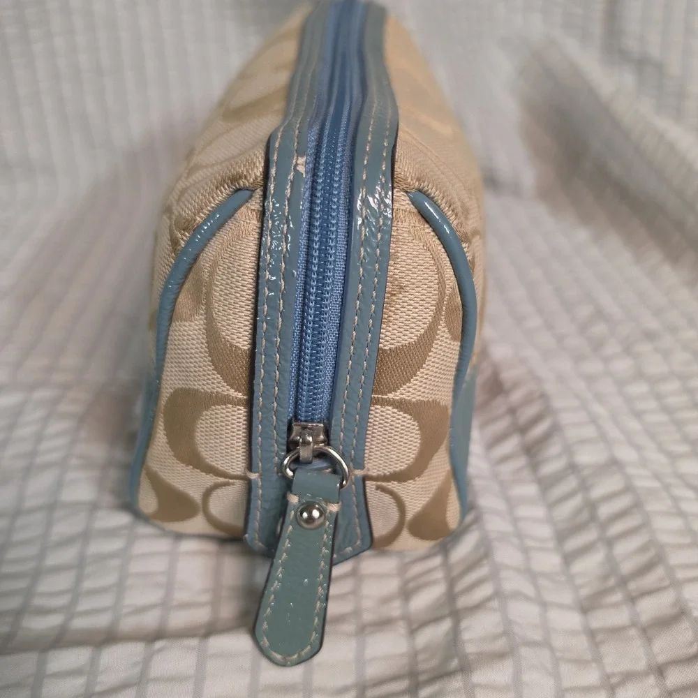 Signature COACH Zip Cosmetic Bag Multi Stripe Signature Canvas